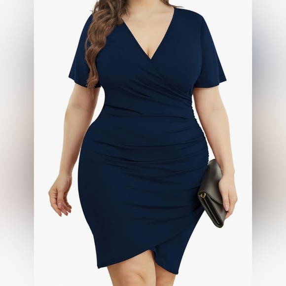 Dresses & Skirts - Women's Plus Size Dress Short sleeve V Neck Ruched wrap dress NWOT